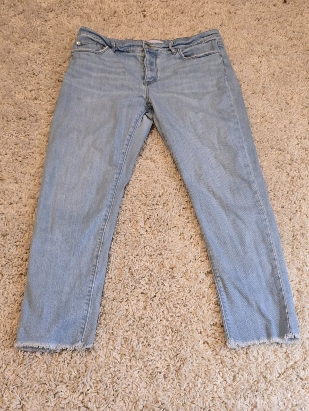 Ann Taylor LOFT Women's Boyfriend Jeans Size 8 Light Wash Cropped Raw Hem